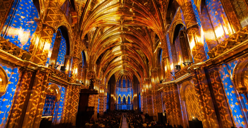 Spectacle immersif "Luminescence : L’Odyssée Céleste" à la Cathédrale de Bordeaux