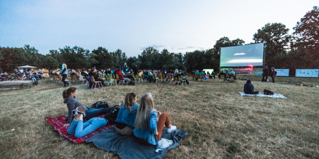 Ciné plein air en Gironde : le programme gratuit de l’été !