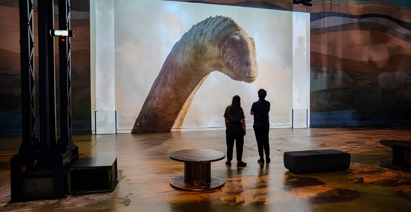 Exposition "Dinosaures, l'expérience immersive" au Bassin des Lumières à Bordeaux