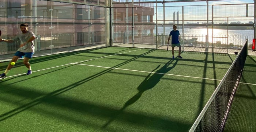 © UCPA Stages de padel tous niveaux à l'UCPA Sport Station Bordeaux