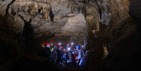 Visiter la Grotte Célestine en famille à Rauzan